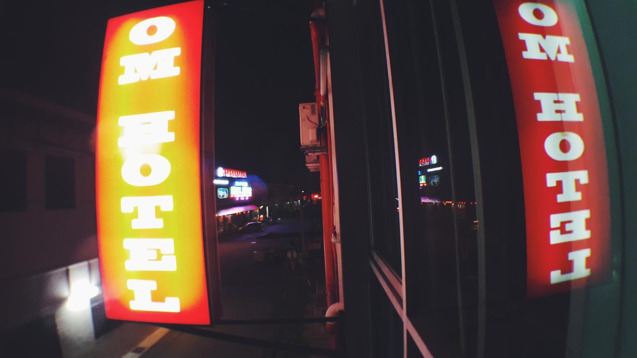 Om Hotel Simpang Ampat  Екстер'єр фото